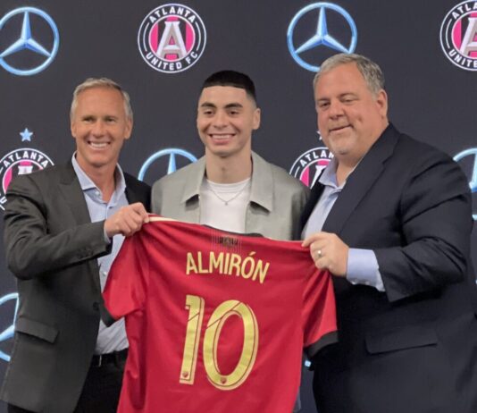 Atlanta United prepares for upcoming 2025 MLS Season (Left to right) Chris Henderson, Miguel Almirón and Garth Lagerwey pose for a picture at Almirón’s introductory press conference (Henry Higuita Jr./Fresh Take Georgia).