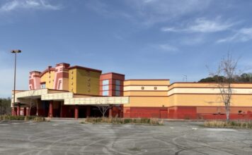 From Silver Screen to squatters: The fate of an abandoned Regal theater Outside the abandoned Regal Cinema theatre. (Erin Cater/Fresh Take Georgia)